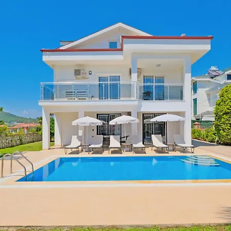 Lucia Villa