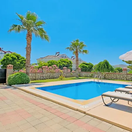 Lucia Βίλα Φετιγιέ