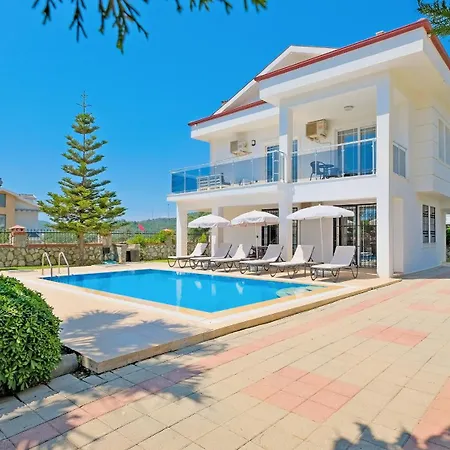 Lucia * Φετιγιέ