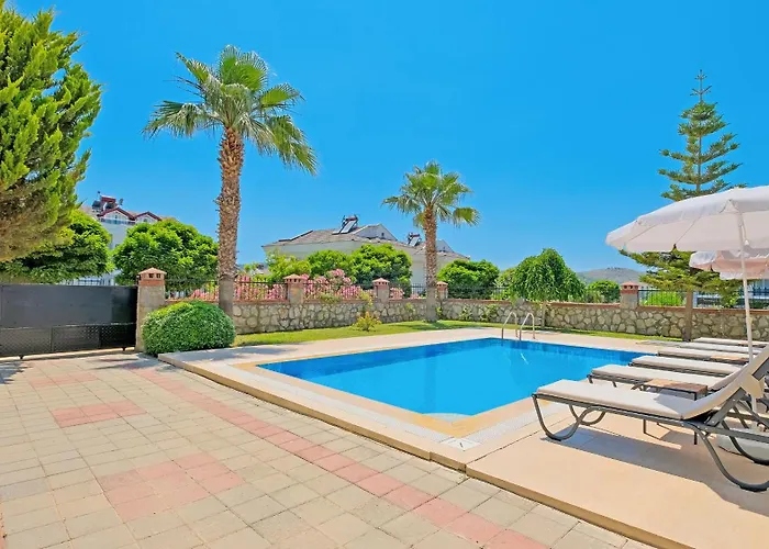 Lucia 빌라 페티예